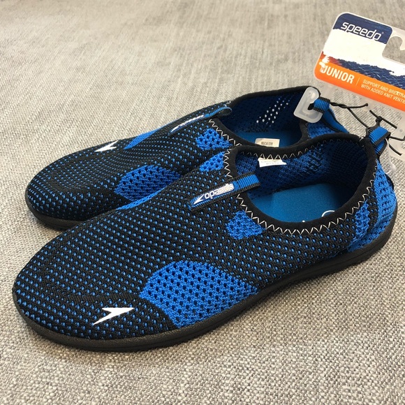 boys water shoes size 3